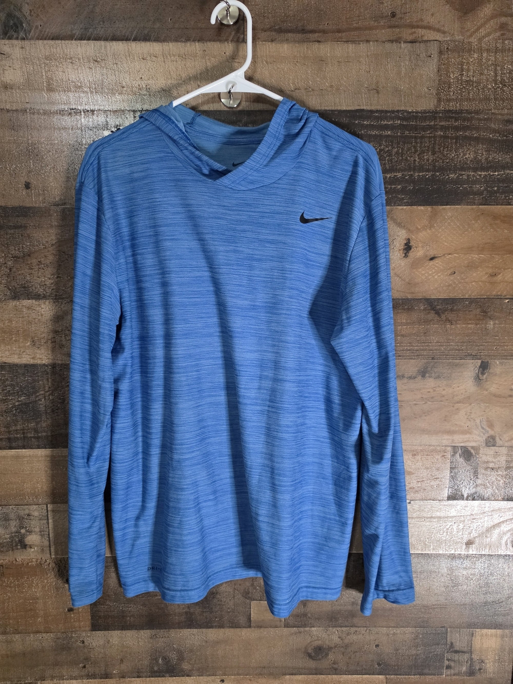 Nike Men’s Heathered Light Blue Long-Sleeve Hooded Shirt